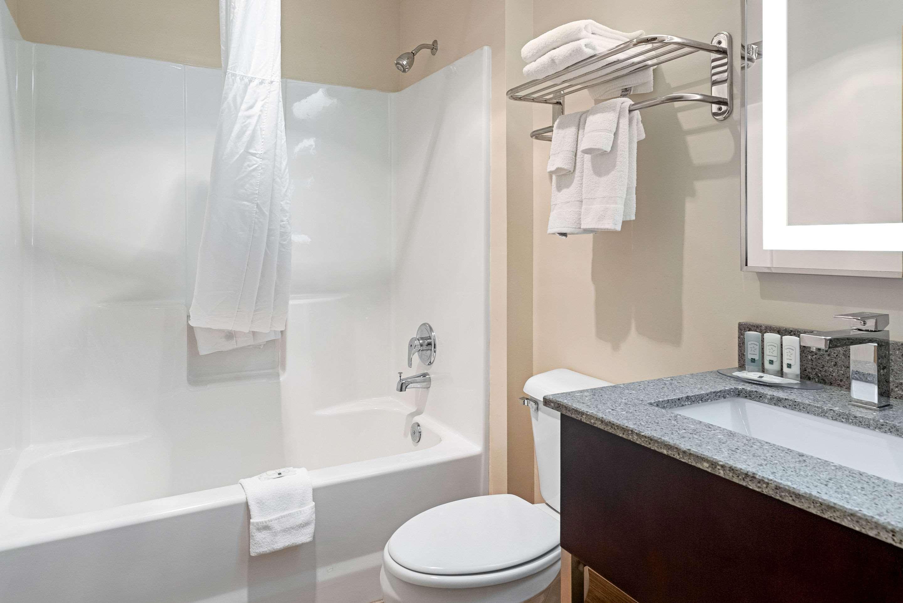 Quality Inn & Suites Robbinsville Exterior foto