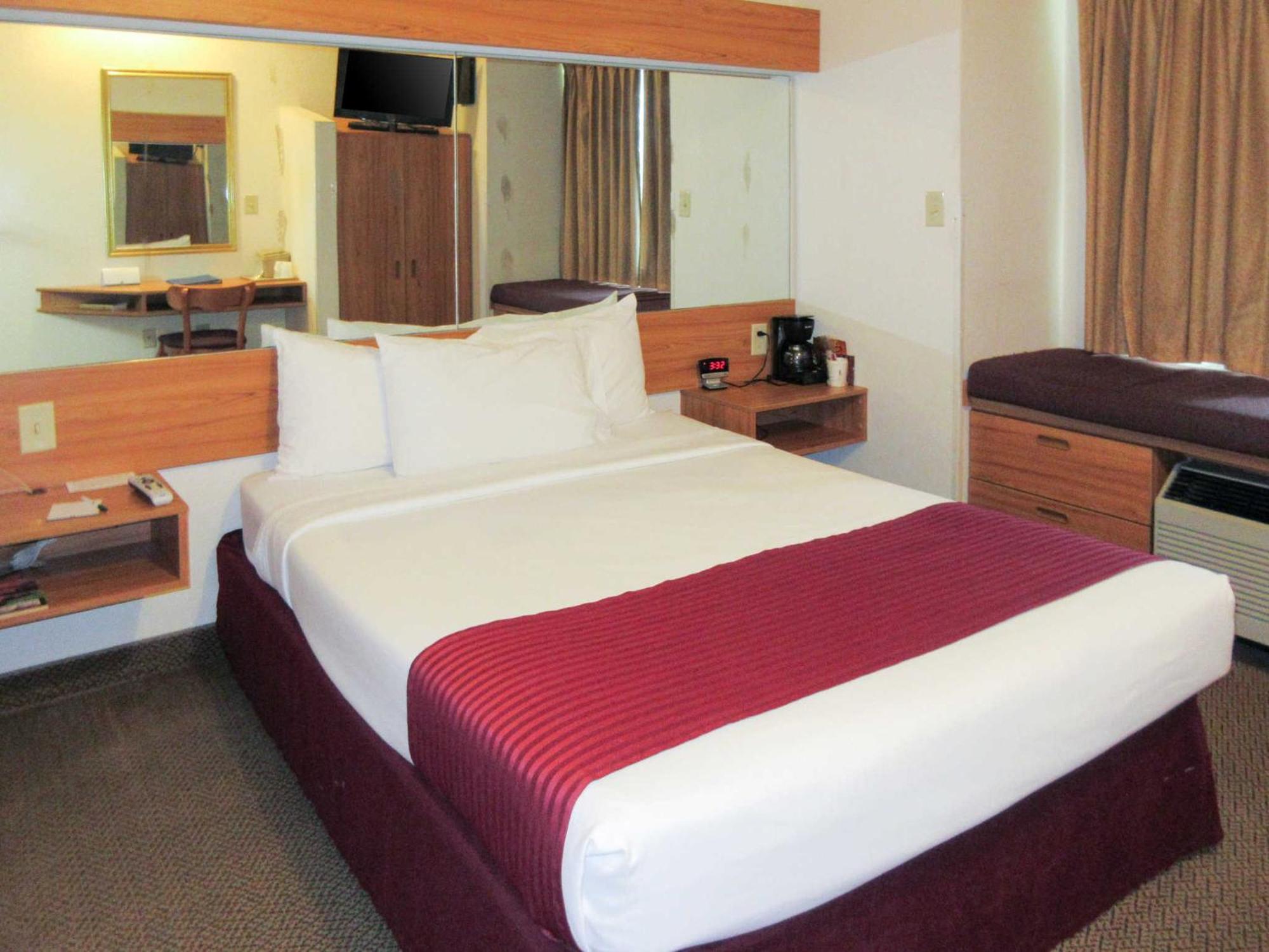 Quality Inn & Suites Robbinsville Exterior foto
