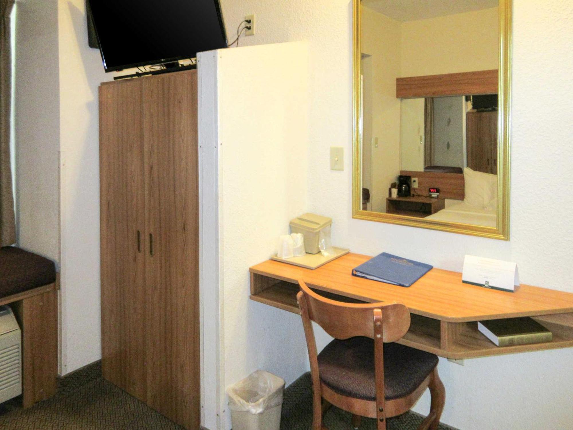 Quality Inn & Suites Robbinsville Exterior foto